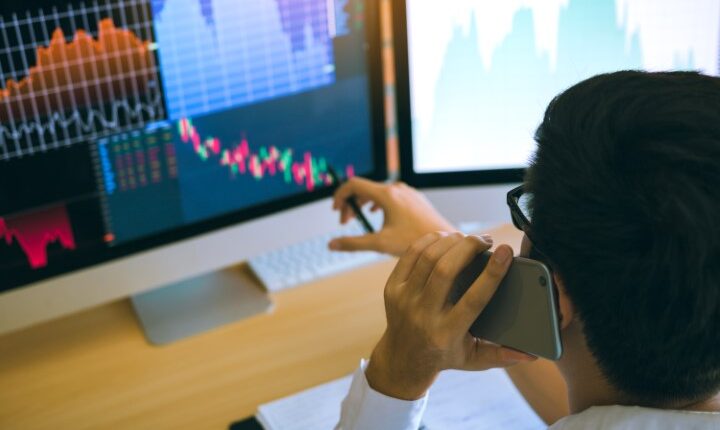 Tại sao Giao dịch Demo khác với Giao dịch Trực tiếp