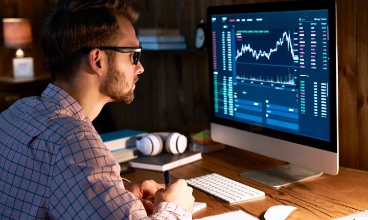 Bạn có nên “Dự đoán” Hành động Giá Forex không?